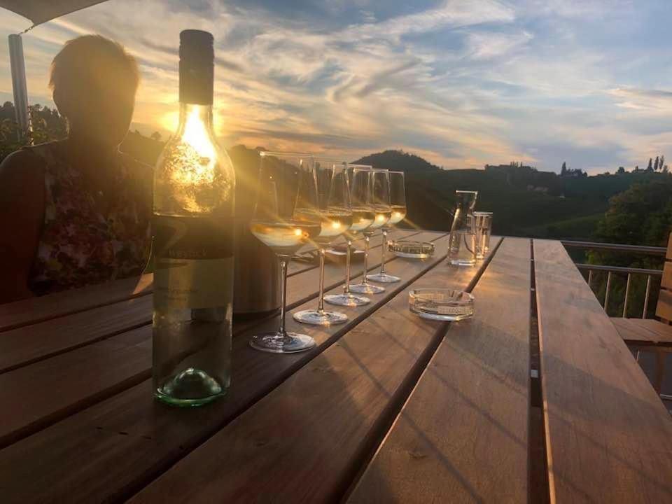 Zweytick Gaestezimmer Weingut Ratsch an der Weinstraße エクステリア 写真