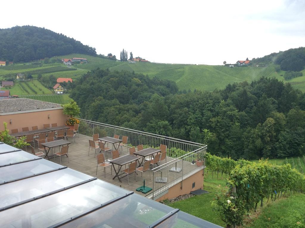 Zweytick Gaestezimmer Weingut Ratsch an der Weinstraße エクステリア 写真