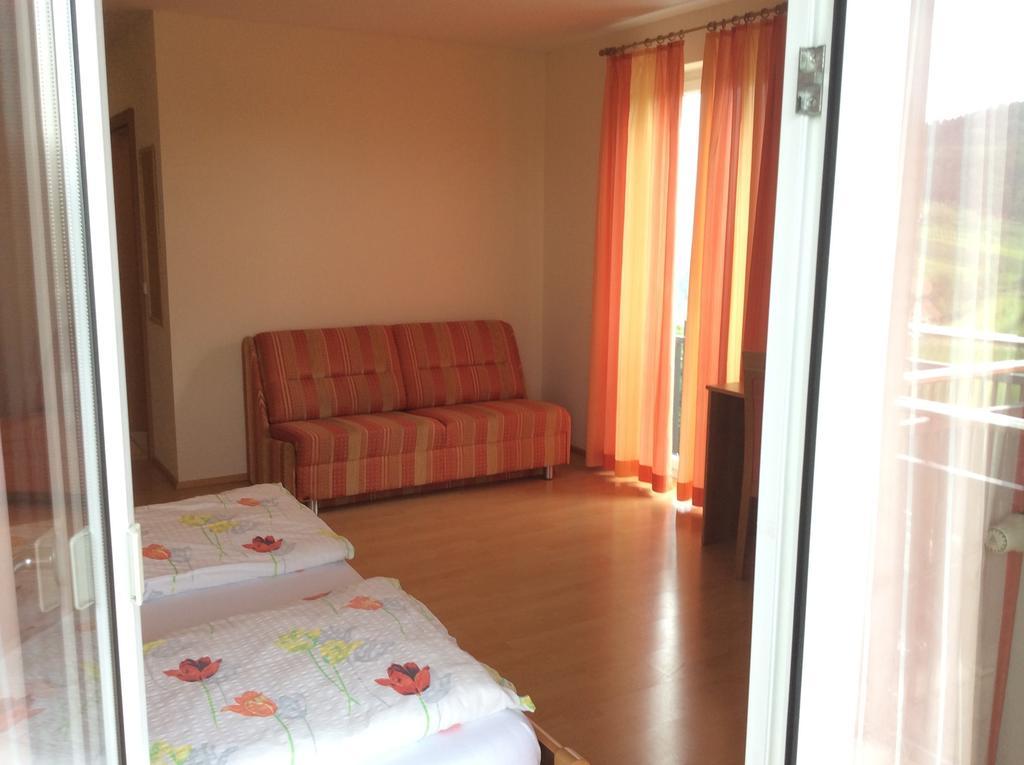 Zweytick Gaestezimmer Weingut Ratsch an der Weinstraße 部屋 写真
