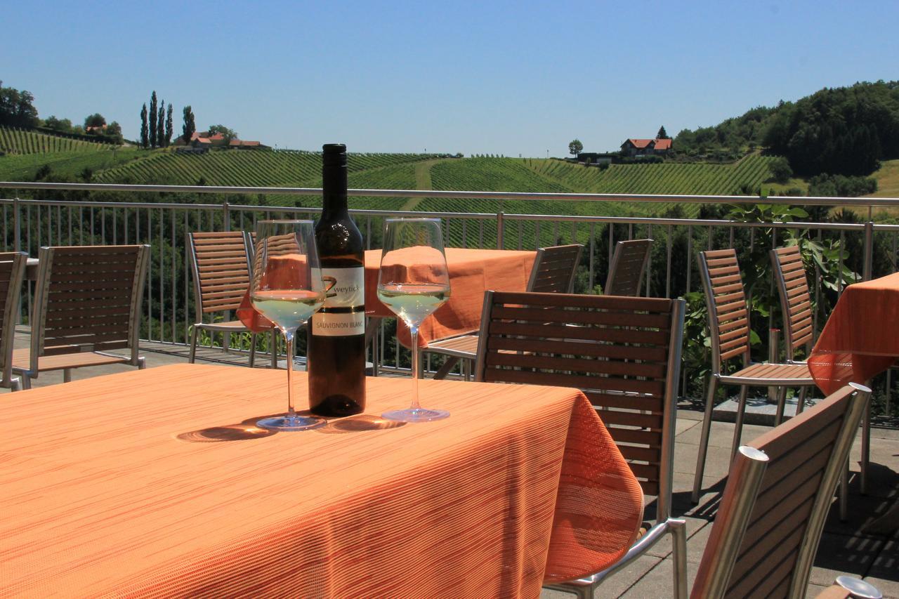 Zweytick Gaestezimmer Weingut Ratsch an der Weinstraße エクステリア 写真