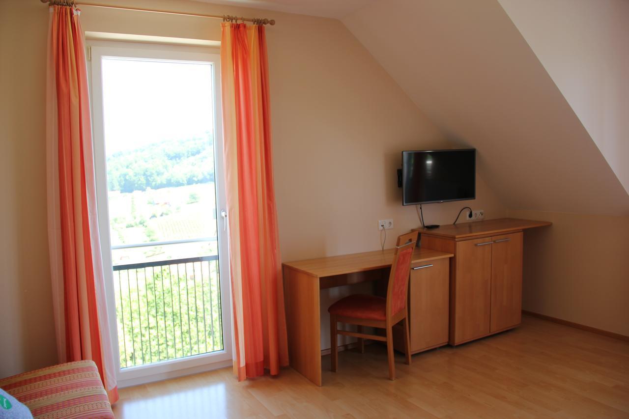 Zweytick Gaestezimmer Weingut Ratsch an der Weinstraße エクステリア 写真